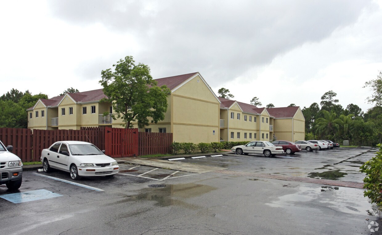 Building Photo - Willow Walk