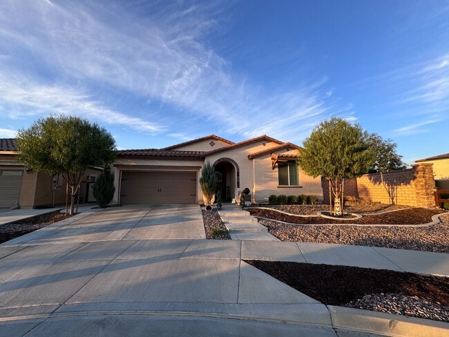 Building Photo - Beautiful Private POOL Home for rent