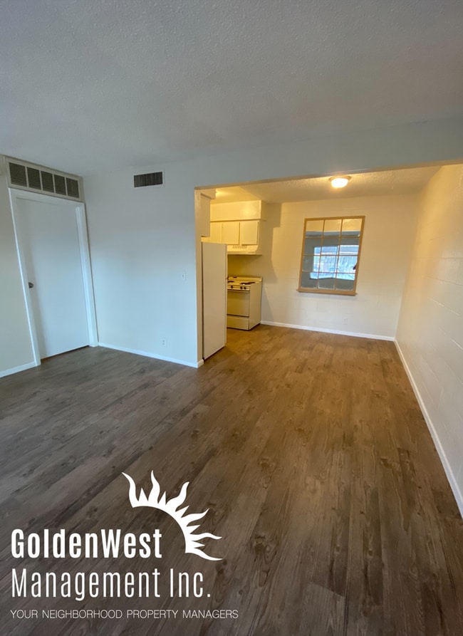 Building Photo - Cozy 1Bdm 1Ba Condo Unit Near The Strip