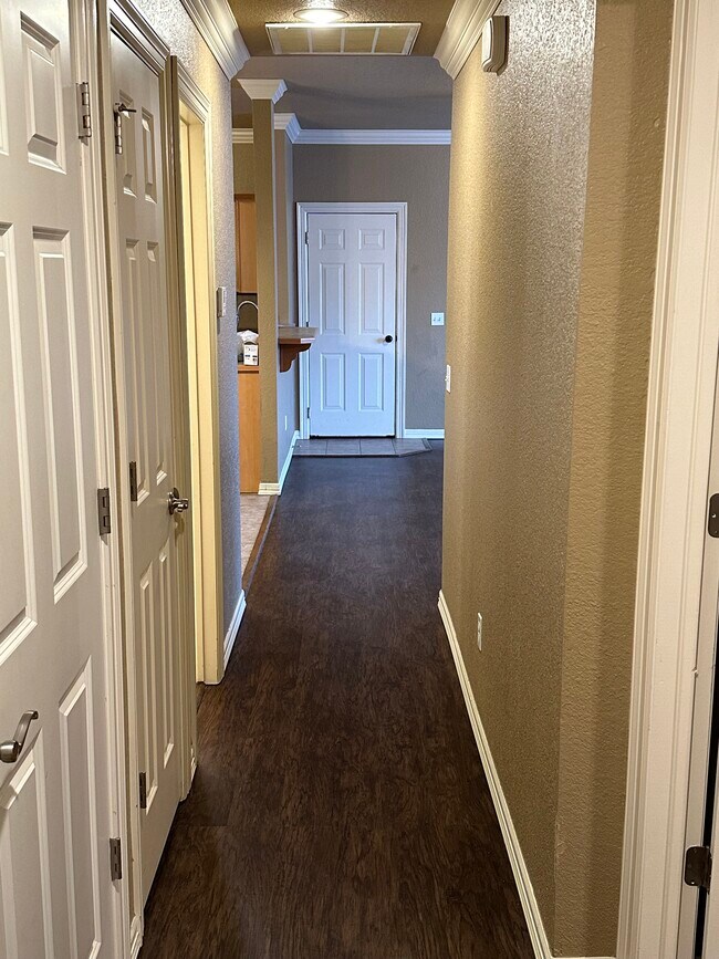 Building Photo - 165 S Pinyon Pt