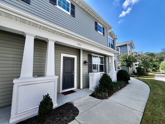 Foto del edificio - Luxurious 2-Bed Home with Gourmet Kitchen ...