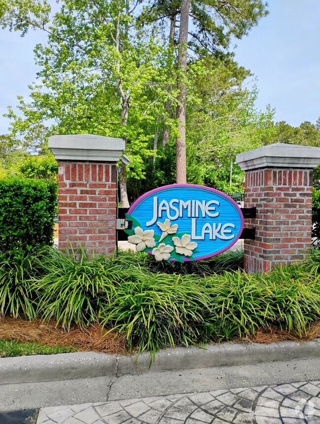 Building Photo - 655 Woodmoor Dr