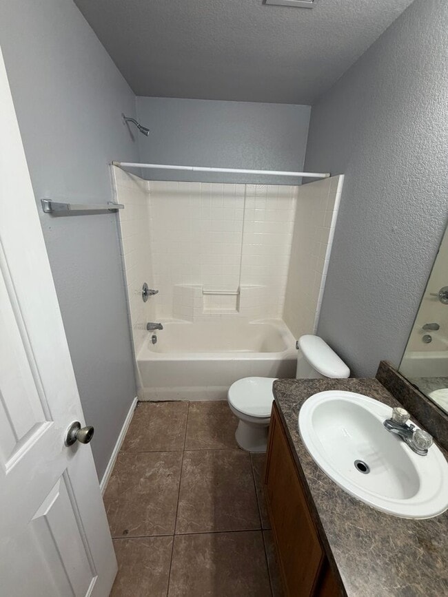 Building Photo - 3604-3606 Laughton St