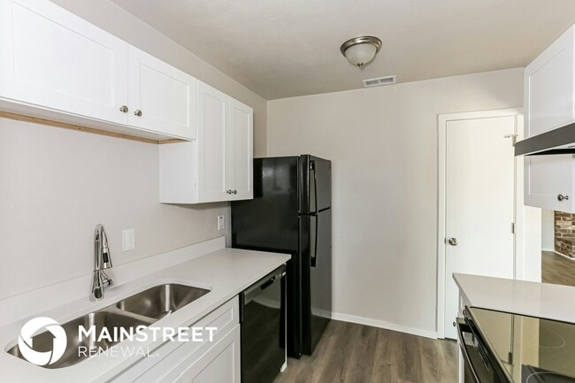 Foto del edificio - 250 Prairie Grove Dr