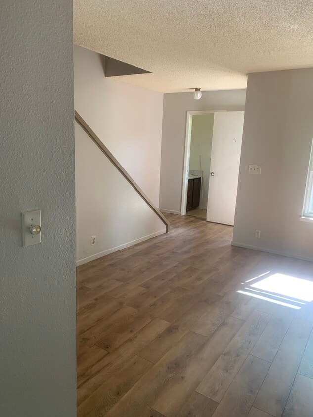 Building Photo - 8757 E Roundtree Ave