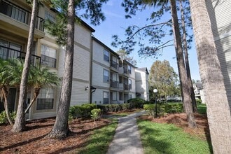 Building Photo - 1908 Lake Atriums Cir