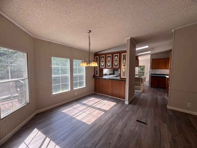 Foto del edificio - 3BR 2BA Home on almost an Acre Lot