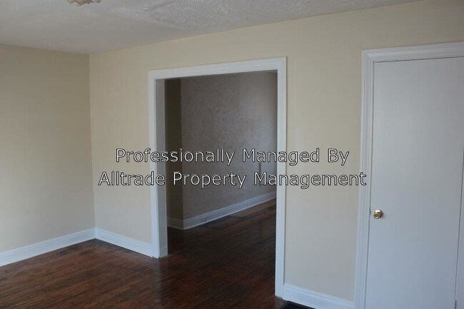 Foto del edificio - 647 1/2 S 44th St