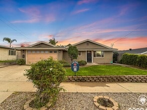 Building Photo - 454 Jamul Ct