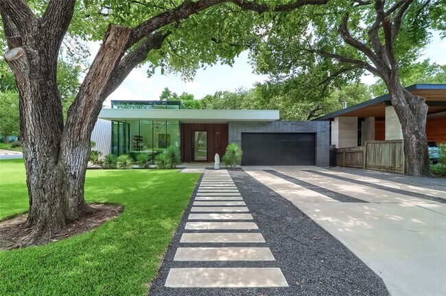 Building Photo - 3601 Bridle Path