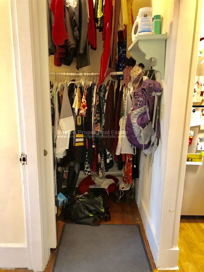 Building Photo - 2 br, 1 bath Condo - 407 Commonwealth Ave 2R