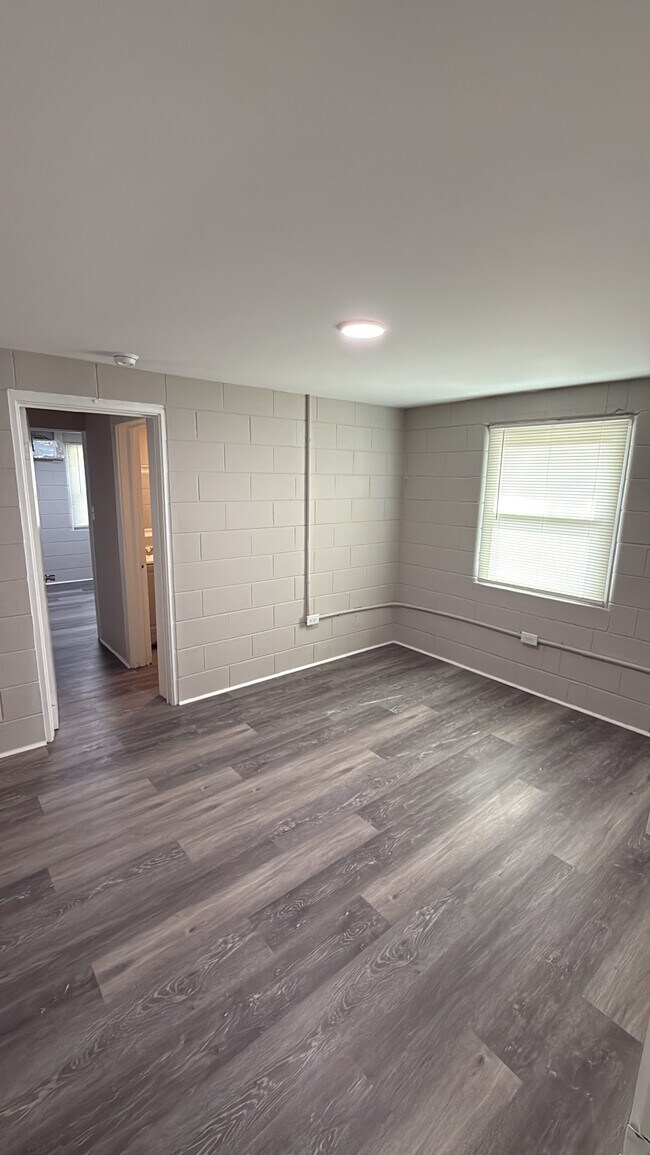 Foto del edificio - 410 Midway St