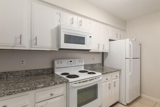 Building Photo - 10555 Turtlewood Ct