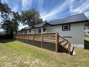 Building Photo - 108 Molette St