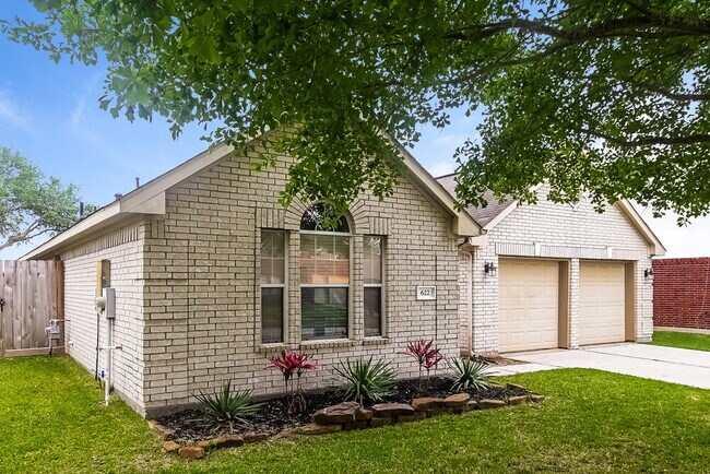 Foto del edificio - 622 Oak Briar Dr