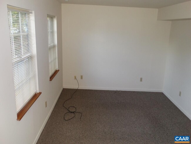 Building Photo - 407 Harris Rd