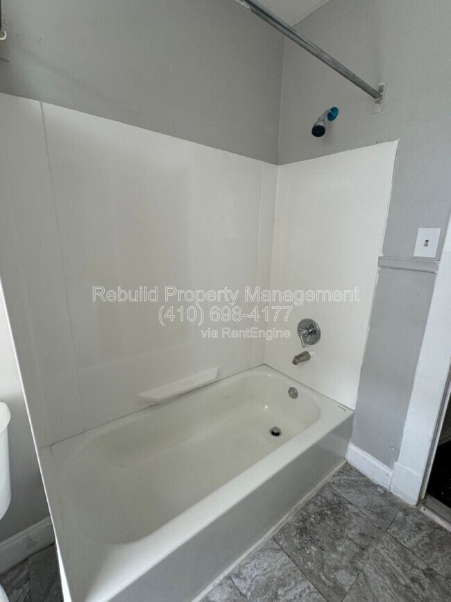 Foto del edificio - 3328 Lawnview Ave