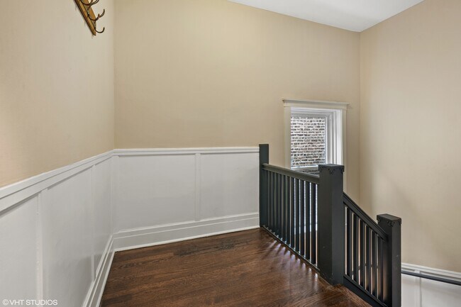 Foto del edificio - 4944 N Drake Ave