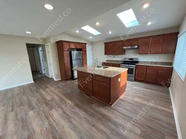 Building Photo - 30636 Calahan Rd