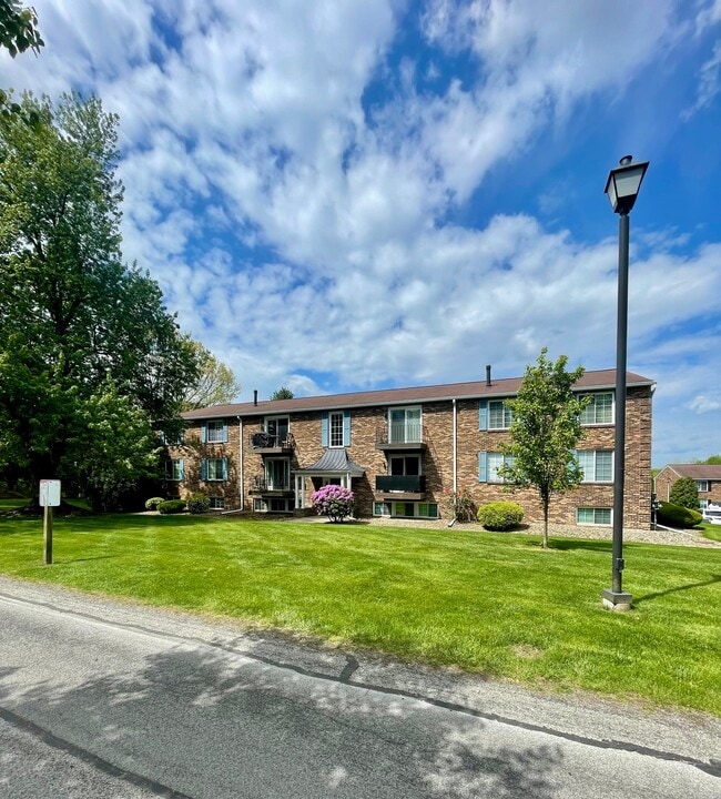Building Photo - 8111 Revere Pl