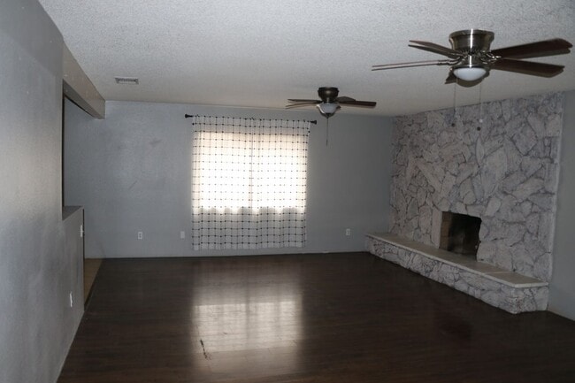 Building Photo - 7864 Newhall Ave