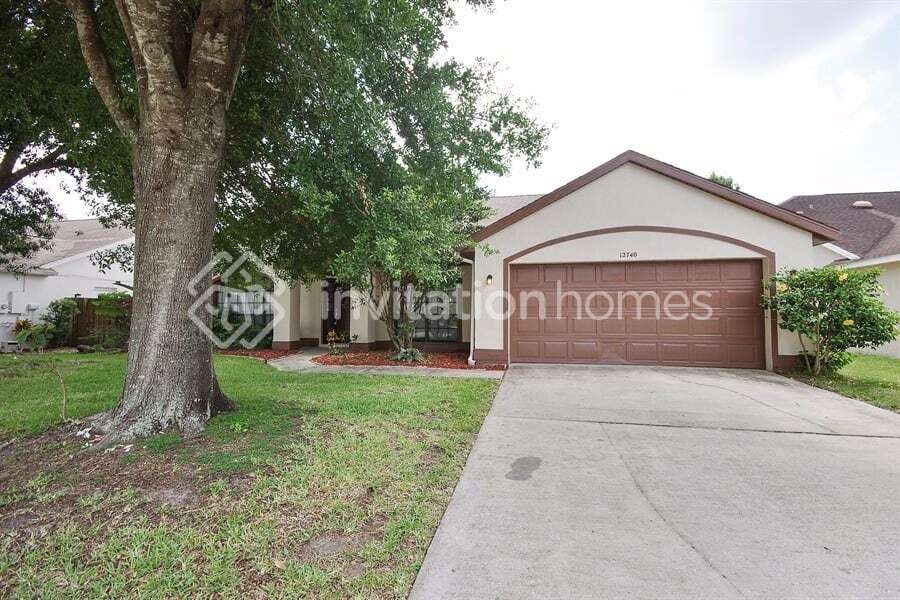 Primary Photo - 12740 Forestedge Cir