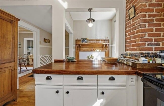 Building Photo - Charming Ardmore home full of character in...