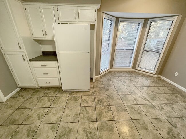 Building Photo - 9032 Gardener Dr