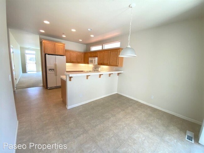 Building Photo - 3 br, 2 bath House - 1262 Seghesio Way
