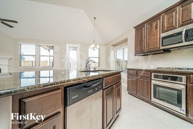Building Photo - 749 Bosley Dr