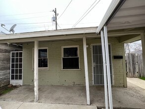 Building Photo - 411 Ray St