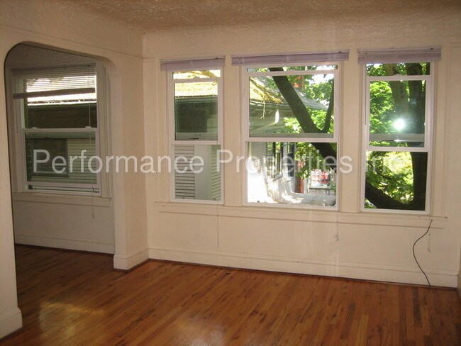Foto del edificio - 1424 SW Montgomery St
