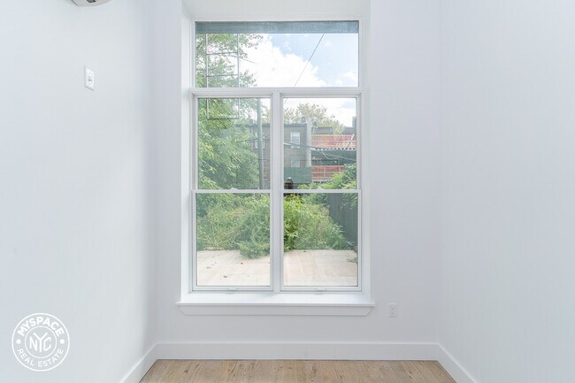 Foto del edificio - 424 Gates Ave