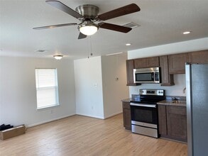 Building Photo - 3722 Putnam Dr