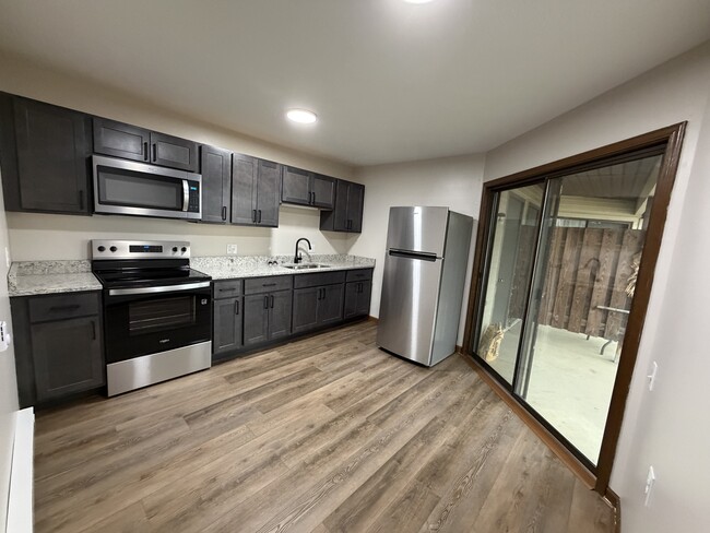 Building Photo - CedarCliff