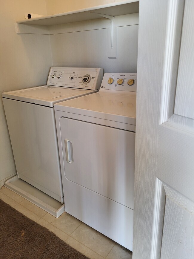 Building Photo - 2813 E Dunbar Dr