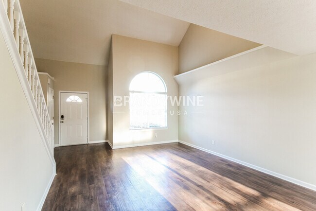 Foto del edificio - 801 Edenberry Ln