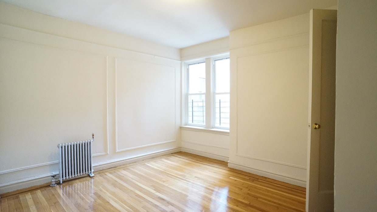 Primary Photo - 1001 Walton Ave
