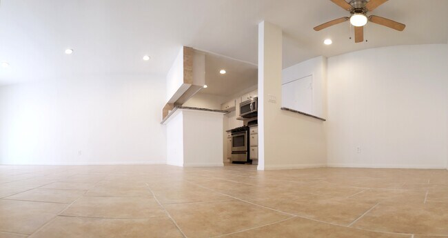 Foto del edificio - 11020 Hesby St