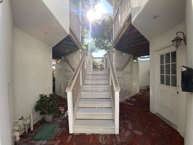 Building Photo - 794 Lighthouse Ave