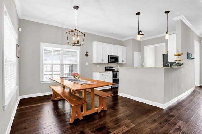 Foto del edificio - 5191 Forest Bend Cove
