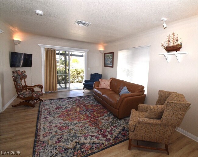 Building Photo - 6889 Beverly Glen Ave