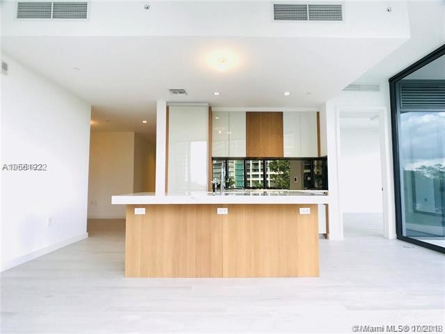 Building Photo - 2831 S Bayshore Dr  605