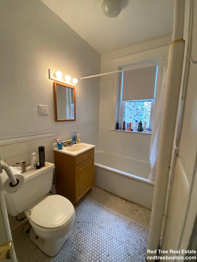 Foto del edificio - 109 Brainerd Rd