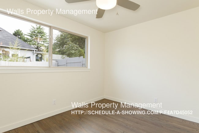 Building Photo - 216 NW 70th St