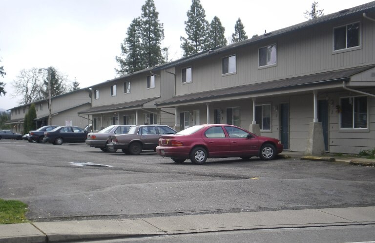 Primary Photo - Broadway Park Apartments