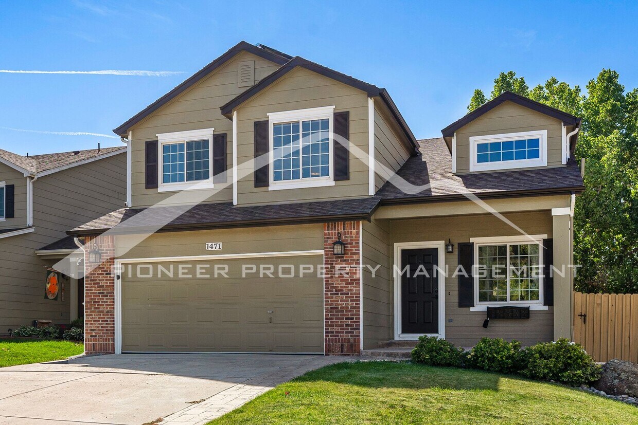 Primary Photo - Single Family Home with 2 Car Garage and C...