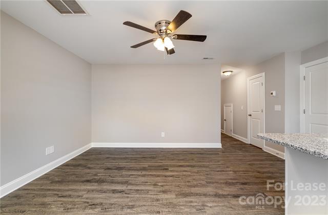 Foto del edificio - 440 F W St