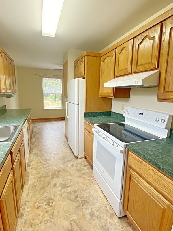 Building Photo - 29411 Petunia Dr