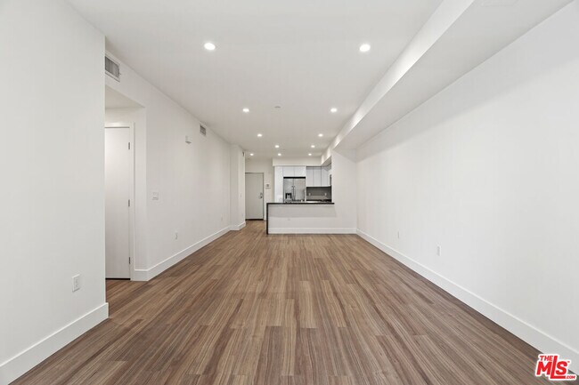 Building Photo - 100 S Orlando Ave